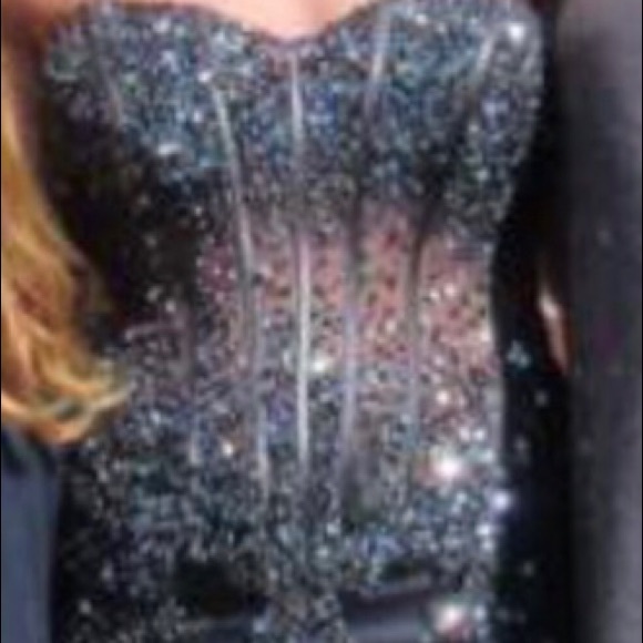 Prom dress - Picture 2 of 3